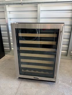 Marvel 6SWCE623 Wine Cooler Refrigerator – Glass Door – Works Perfect – $350