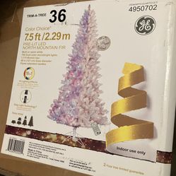 Like New - 7.5 ft North Mountain Fir White Christmas Tree 