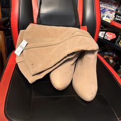 Women’s Boots Size 11 Wide 