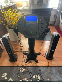 CDG plus  Bluetooth and MP3+G Karaoke System with 7" TFT LCD Display and Voice Record