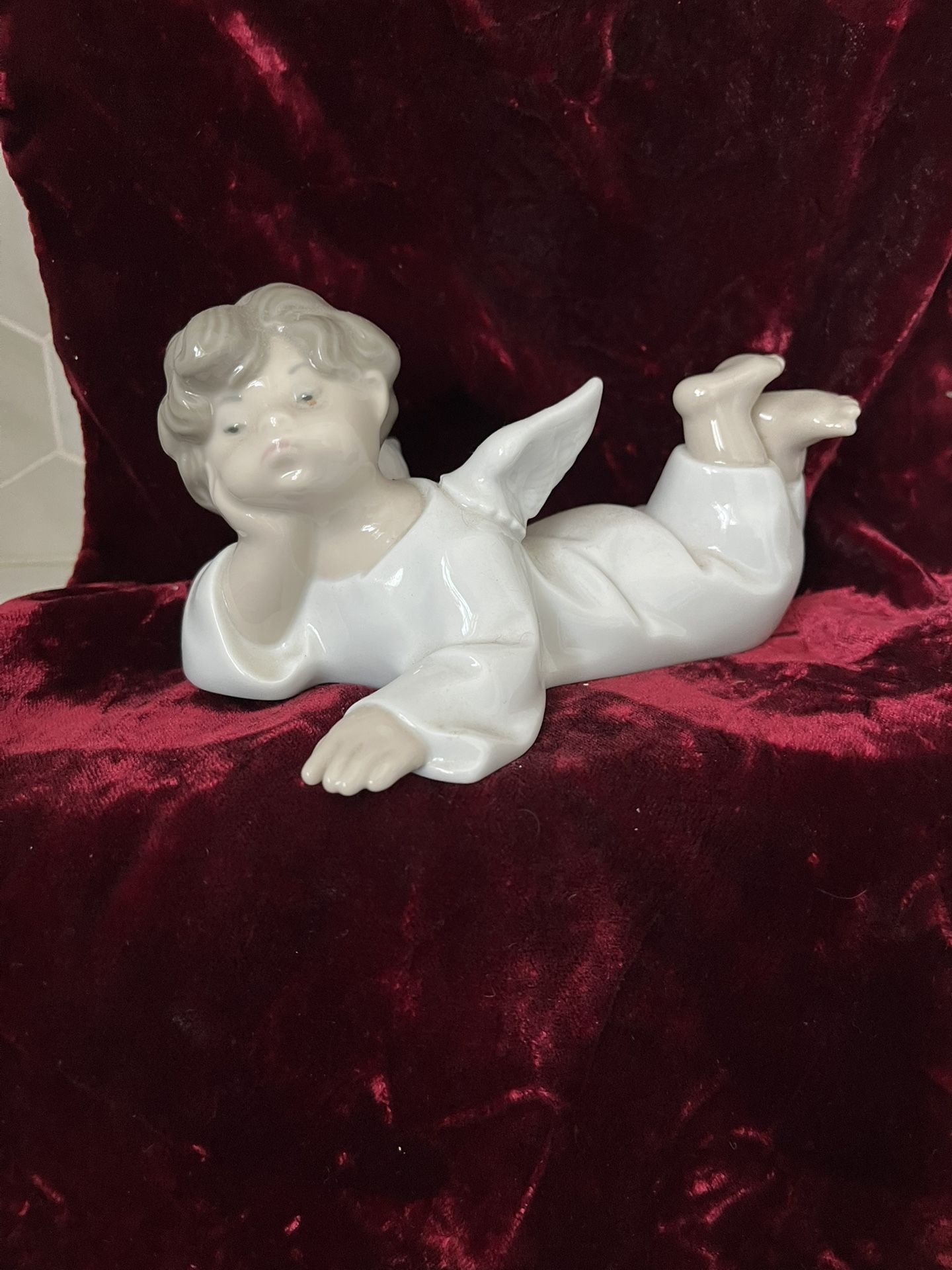 Lladro Angel Reclining (retail $195)