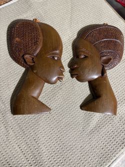 Beautiful Vintage Wall Art Pair of African 9” Carved Wooden Heads