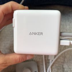 Anker Light Gray Oura USB Charging Hub with Cable