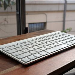 Apple Keyboard Bluetooth