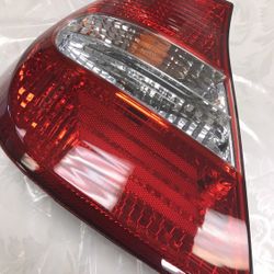 Tail Light Assembly -- Rear Left; Drivers Side for Toyota Camry 2002