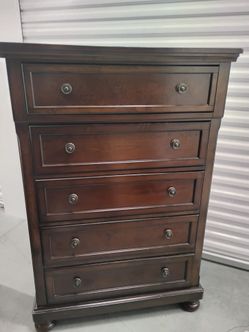 Porter 5 Drawer Chest of Drawers dresser with cedar drawers By Ashley