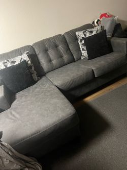 Gray 3 seat couch, Great condition best offer