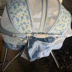 Dream On Me Karley Bassinet in Light Blue