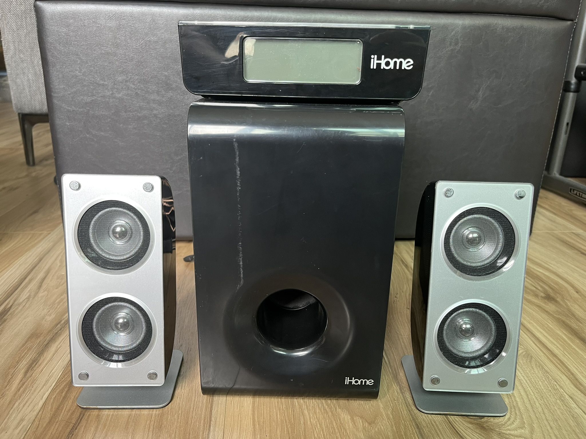 iHome Stereo With Subwoofer And Remote