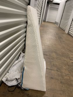 Triangle Foam Bed Pillow 