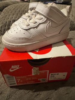 Nikes size 7c $20