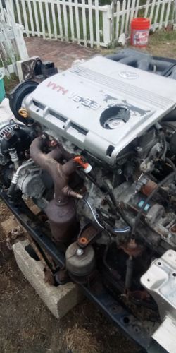 V6 3.3 Motor Runs Great Came Out Of 2004 Toyota Serena Used