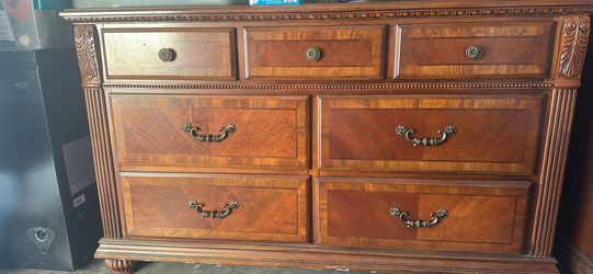Dresser 