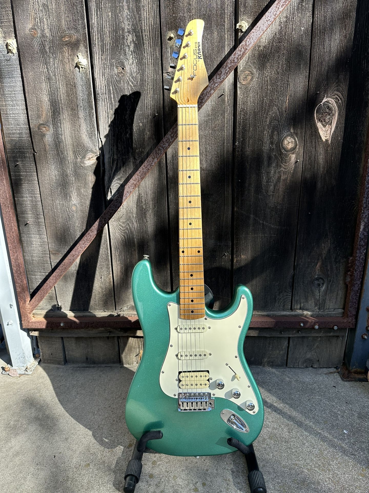 *HOLIDAY SPECIAL* Kramer Focus VT-211S HSS Electric Guitar In Green Sparkle