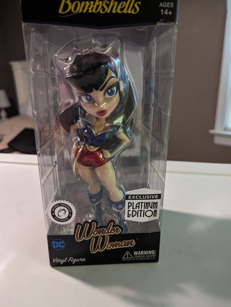 Wonder Woman Platinum Edition Figure