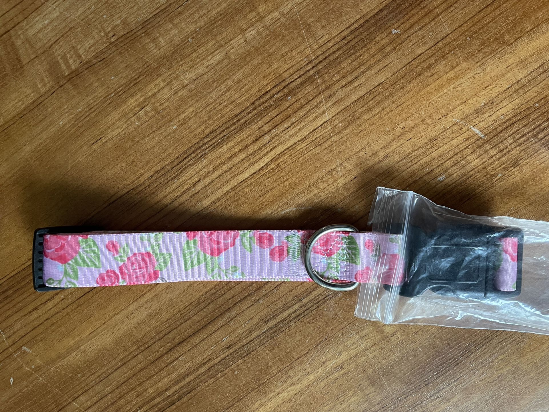Dog color, pink with roses