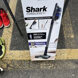 Shark Cordless Valcum Cleaner