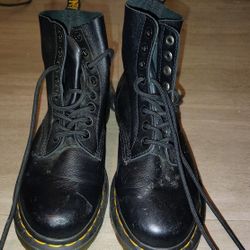 Female Dr. Martens Black Leather 8-eye Lace Up Boots 