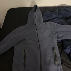 Nike tech size M