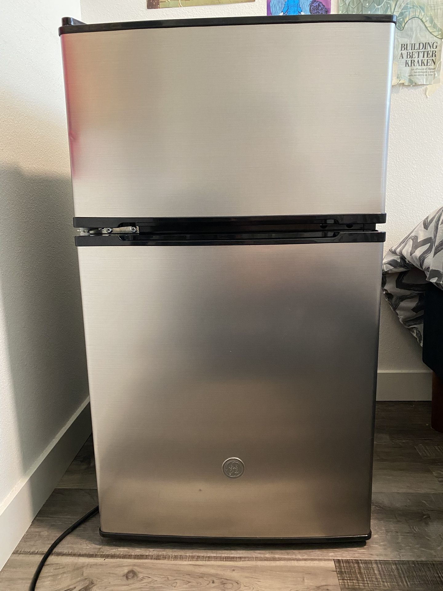 3.1 cu ft GE Mini Fridge with Freezer