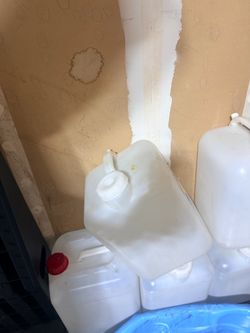 Fresh water jugs for fish