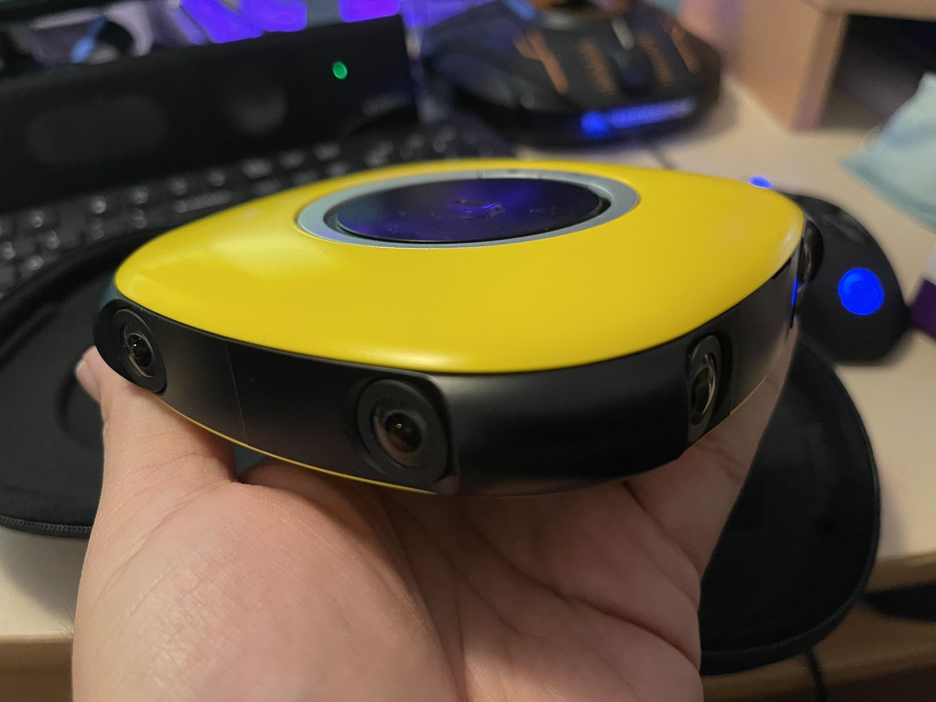 VUZE 4K 3D 360 SPHERICAL VR CAMERA