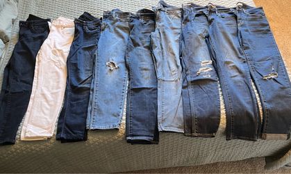 Lot of 9 Women's Jeans Mixed Styles