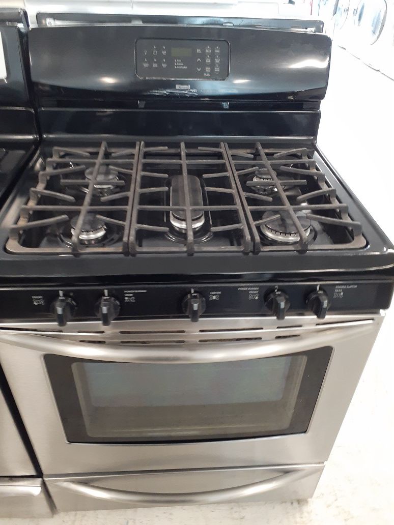 Kenmore gas stove in good condition with 90 day's warranty