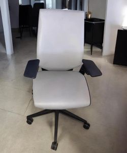 Steelcase Gesture Ergonomic Chair – Floor Model – $550 📦 Florida