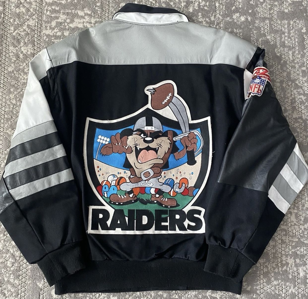 Vintage 1992 Los Angeles Raiders TAZ Jeff Hamilton Jacket Size Medium
