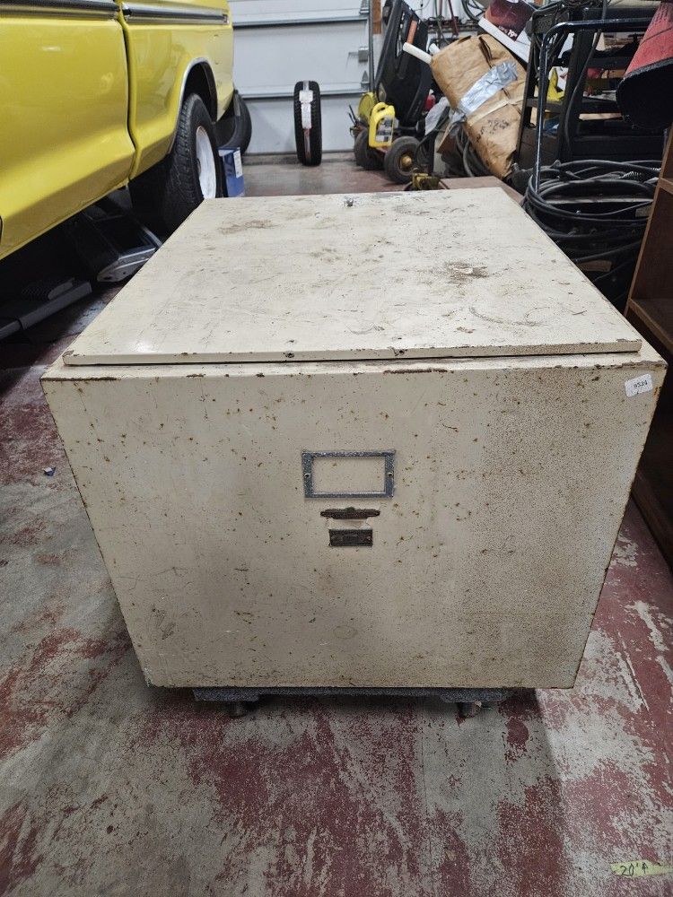 Safe / Filing Cabinet 