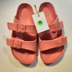Girl's slip on sandals size: 5-6