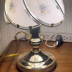 VINTAGE 80S BRASS 14" FLORAL PANEL LAMP.  $25.00