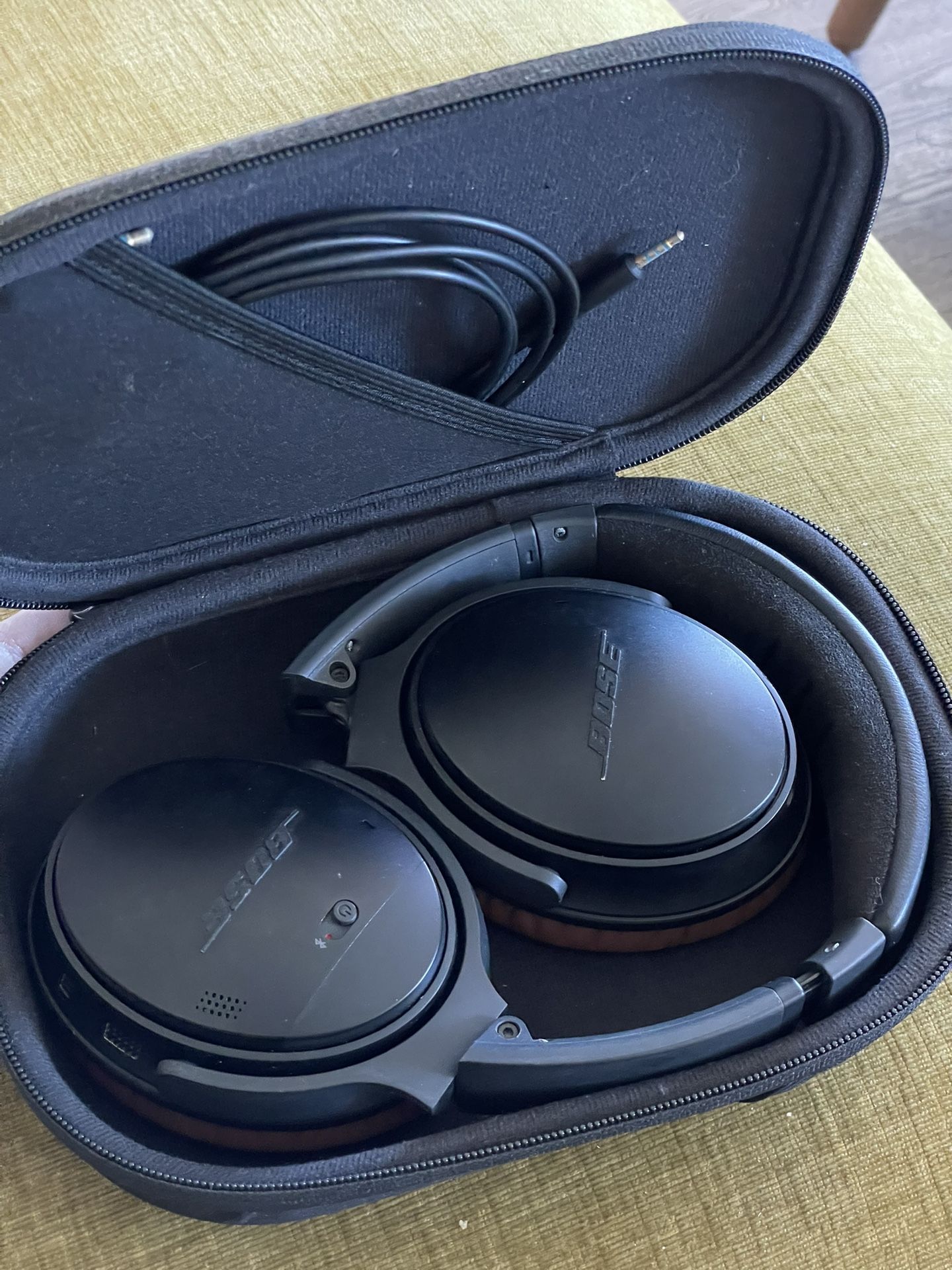Bose Qcii (Quiet Comfort) Noise Canceling