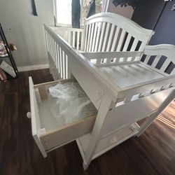 White Crib With Changer 