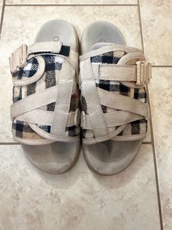 draco burberry slides