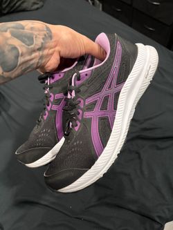 ASICS woman’s running shoes 8