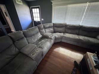 Sectional recliner (Living Spaces)