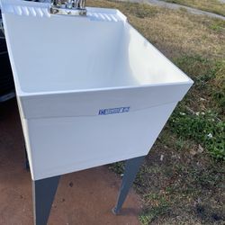 Utilatub floor-mount laundry