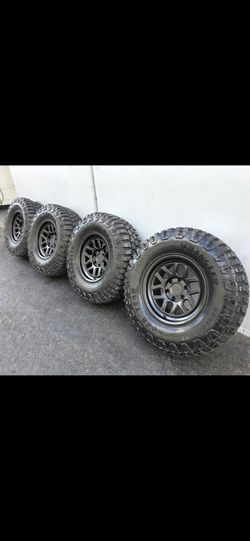 17" KMC Forged w- 35x12.50R17 Goodeyar M/T Tires 