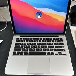 MacBook Pro Loaded With Programs! Adobe Photoshop, Illustrator, Logic Pro, Microsoft Office 2019