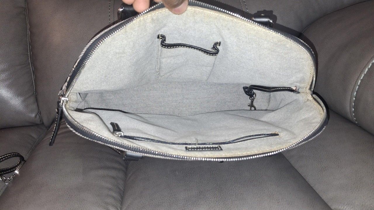 Dooney & Bourke Hand Bags