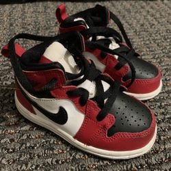 Red Nike 6c