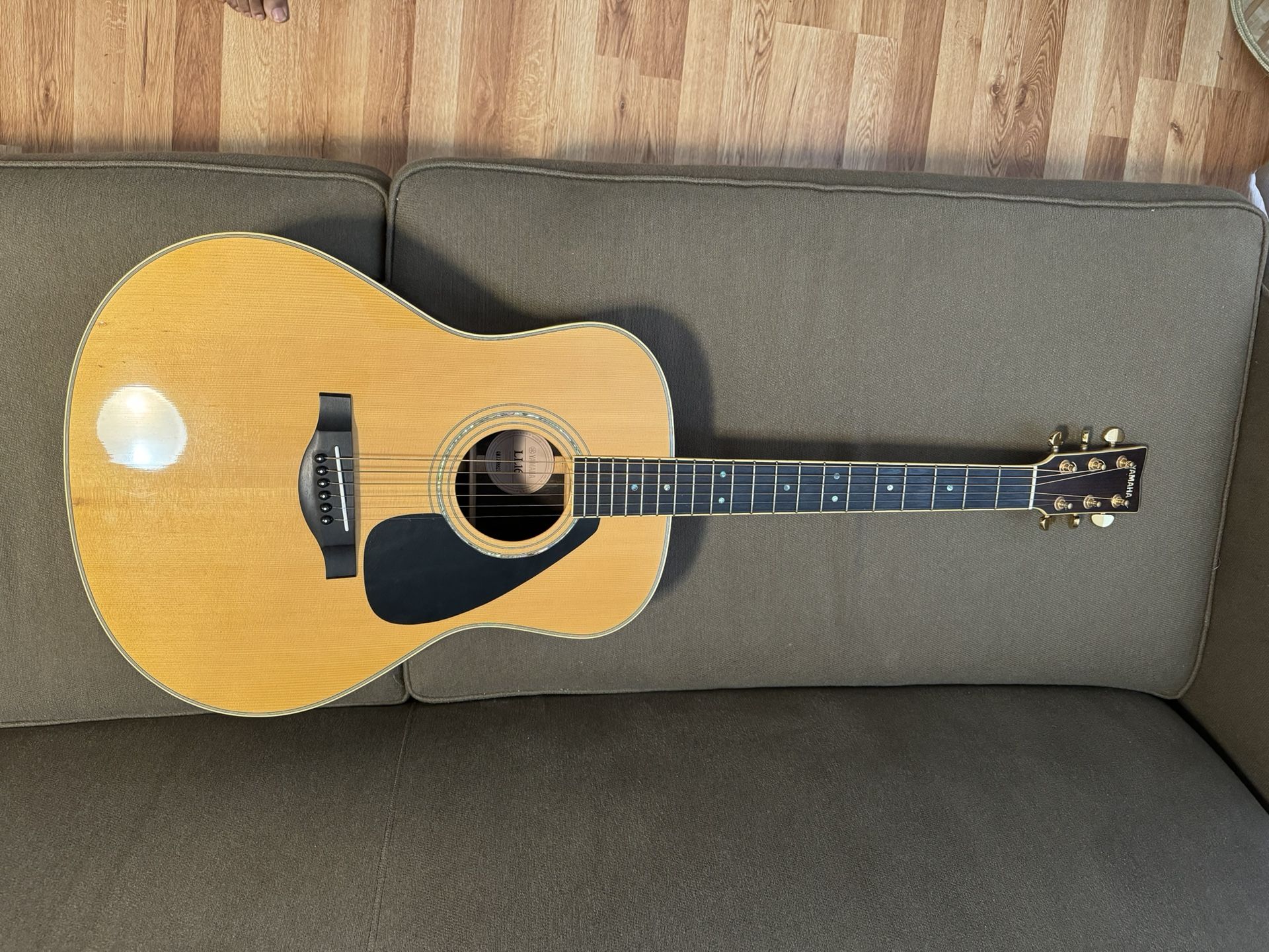 2009 Yamaha LL16 Acoustic Guitar