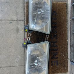 3rd Gen 2002 Toyota 4Runner OEM Headlights – Great Condition, No Breaks