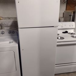 Brand new G.E. refrigerator, delivery available!!!