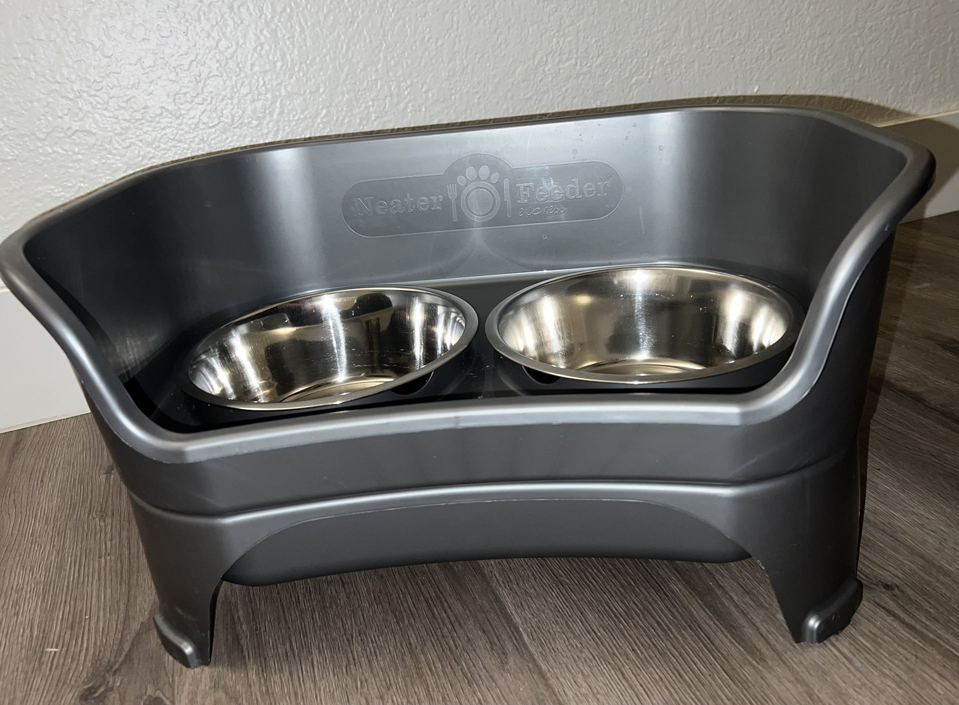Lifted Dog Bowl for Food & Water, Spill Prevention!