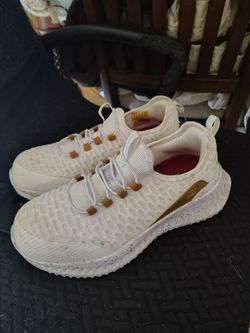 Skechers