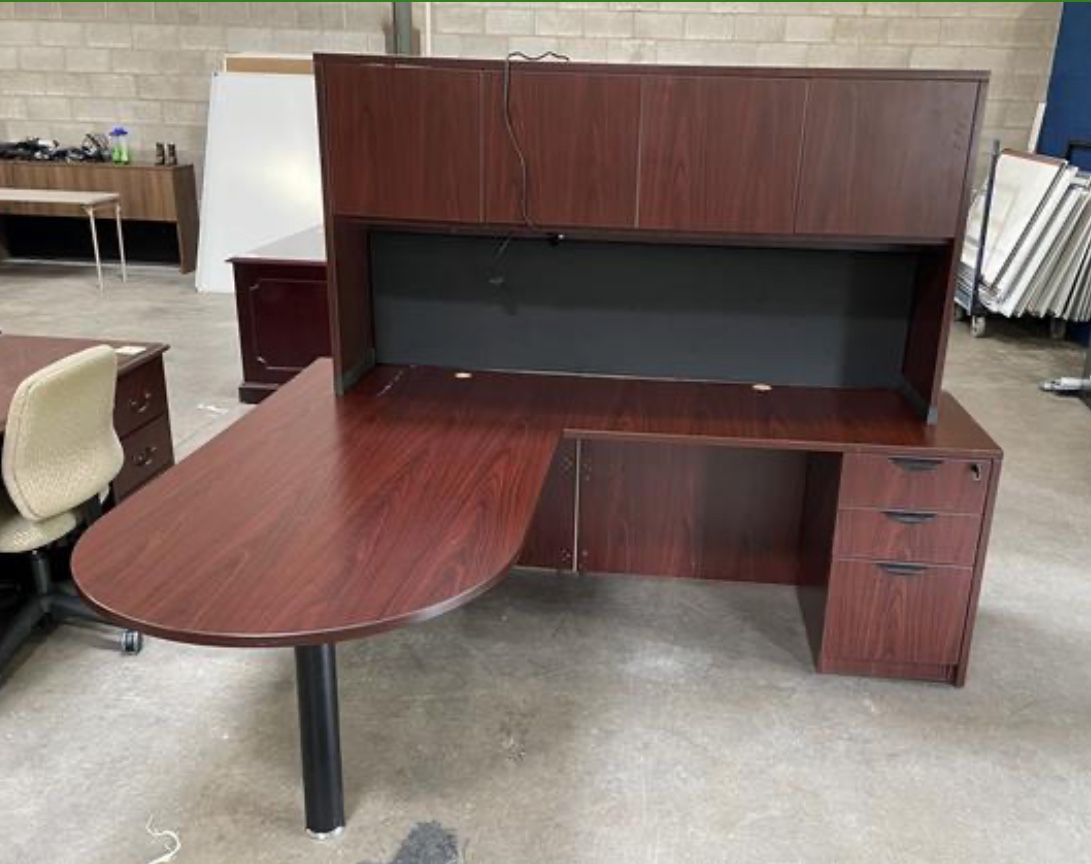 Mahogany L-Shape Office Computer Desk W/ Hutch!! Only $275!