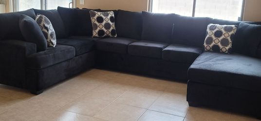  Large. Sectional.  . 3pcs New  